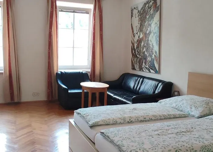 Gaestezimmer & Apartment Mayrhofer